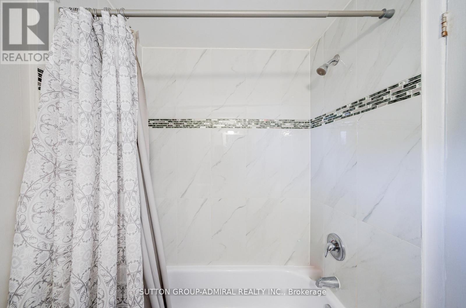 












4 HILDA COURT

,
Brampton (Central Park),




Ontario
L6S2C1

