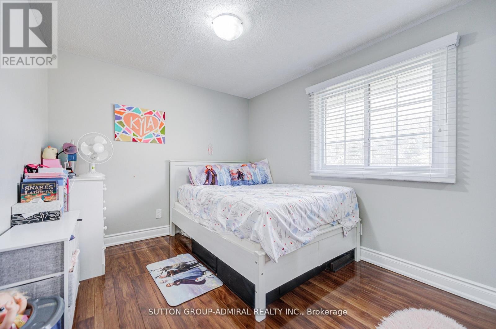 












4 HILDA COURT

,
Brampton (Central Park),




Ontario
L6S2C1

