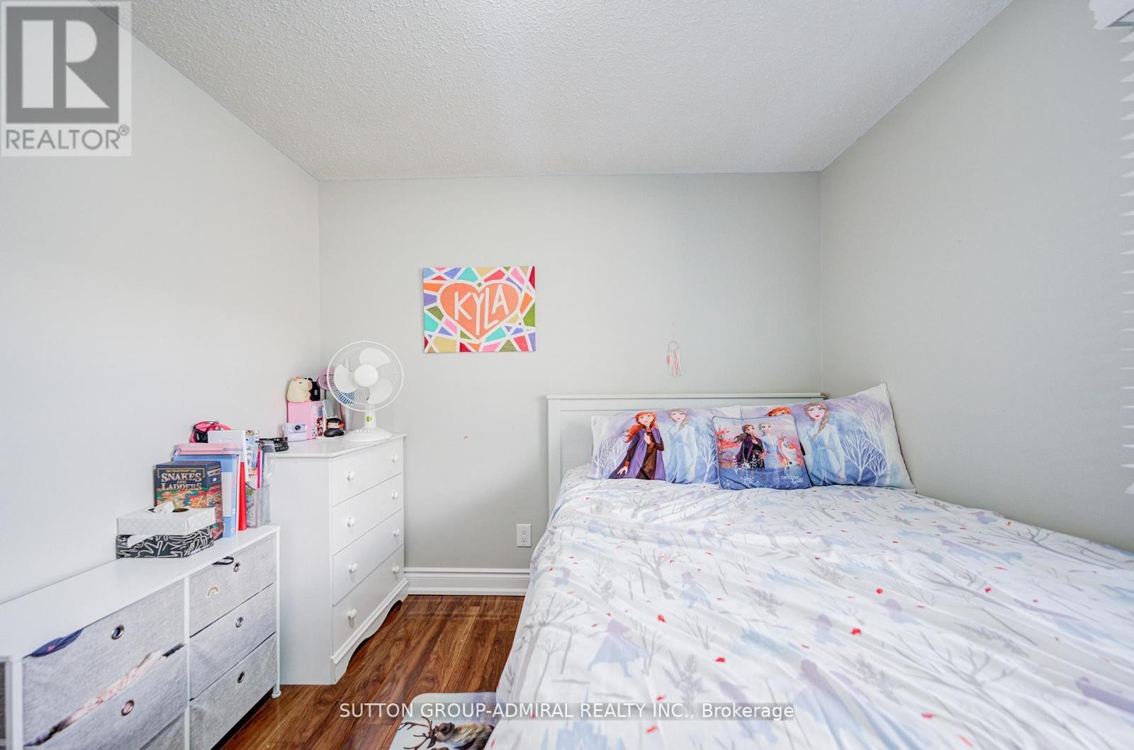 












4 HILDA COURT

,
Brampton (Central Park),




Ontario
L6S2C1

