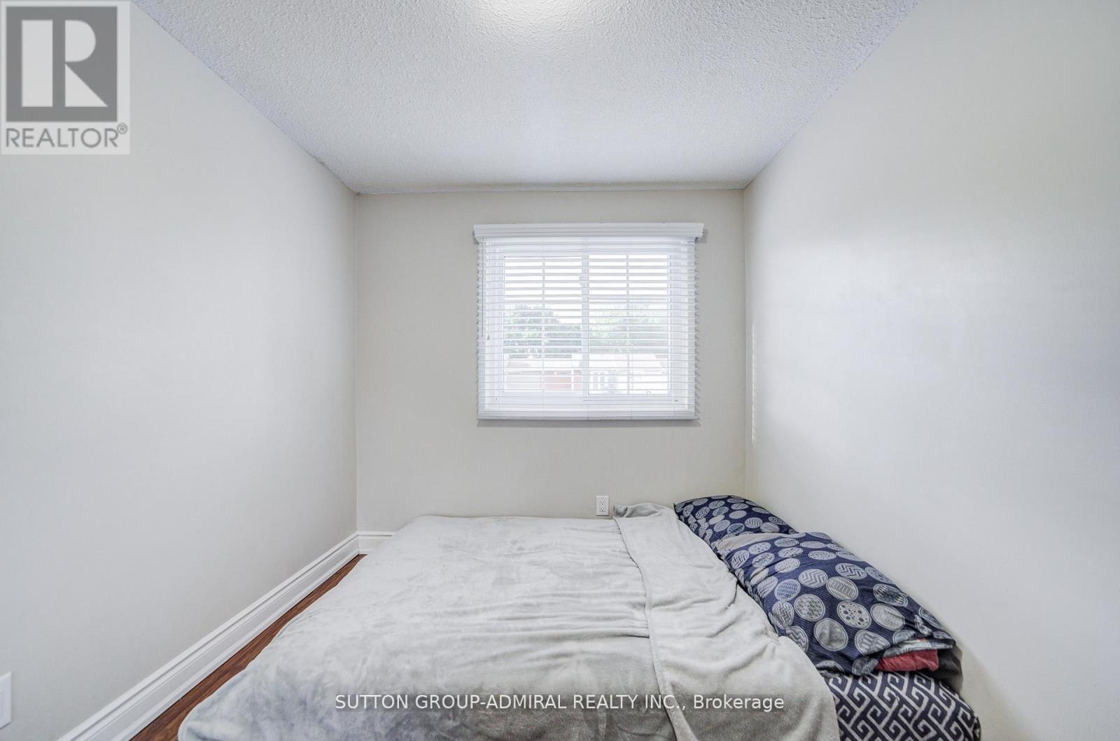 












4 HILDA COURT

,
Brampton (Central Park),




Ontario
L6S2C1

