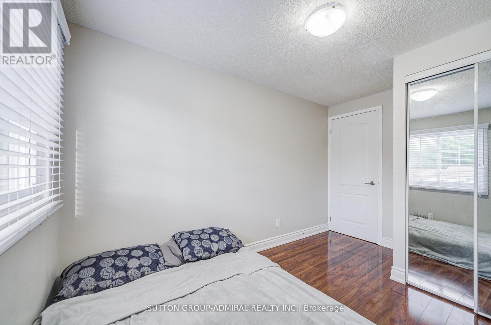 












4 HILDA COURT

,
Brampton (Central Park),




Ontario
L6S2C1

