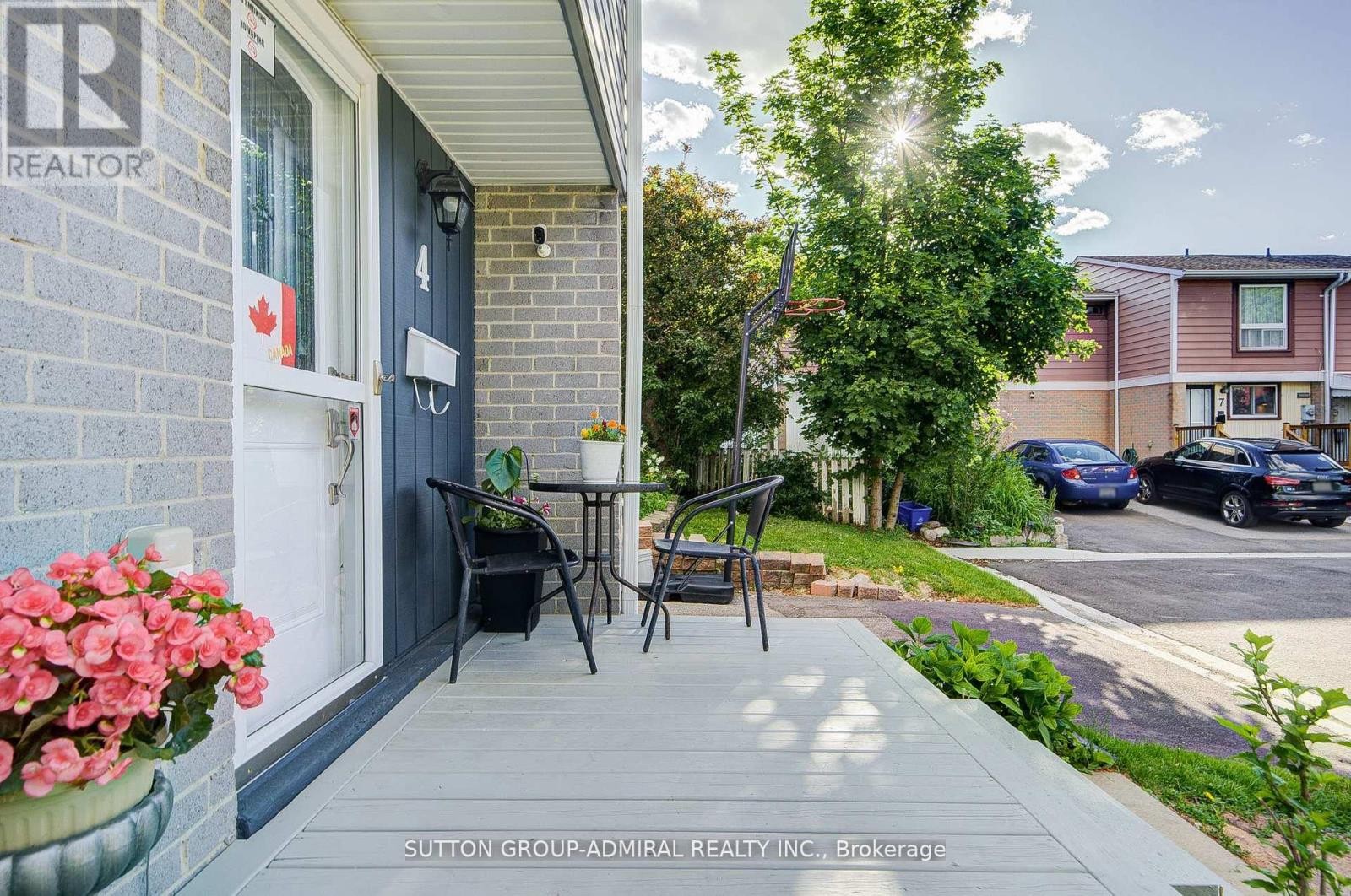 












4 HILDA COURT

,
Brampton (Central Park),




Ontario
L6S2C1

