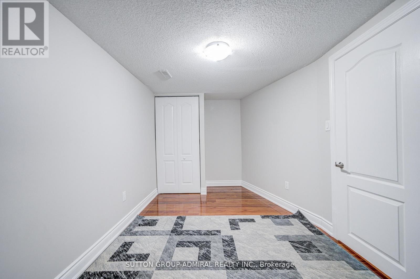 












4 HILDA COURT

,
Brampton (Central Park),




Ontario
L6S2C1

