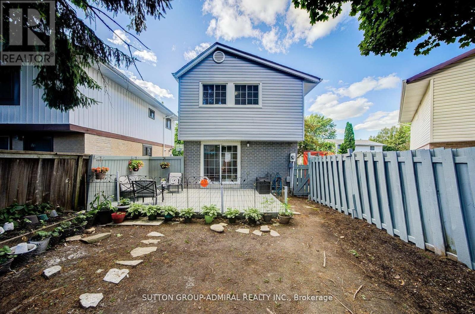 












4 HILDA COURT

,
Brampton (Central Park),




Ontario
L6S2C1

