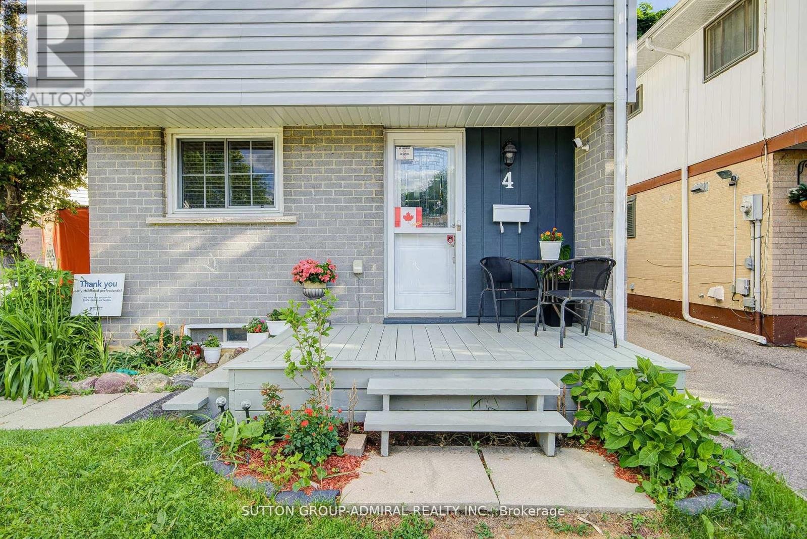 












4 HILDA COURT

,
Brampton (Central Park),




Ontario
L6S2C1

