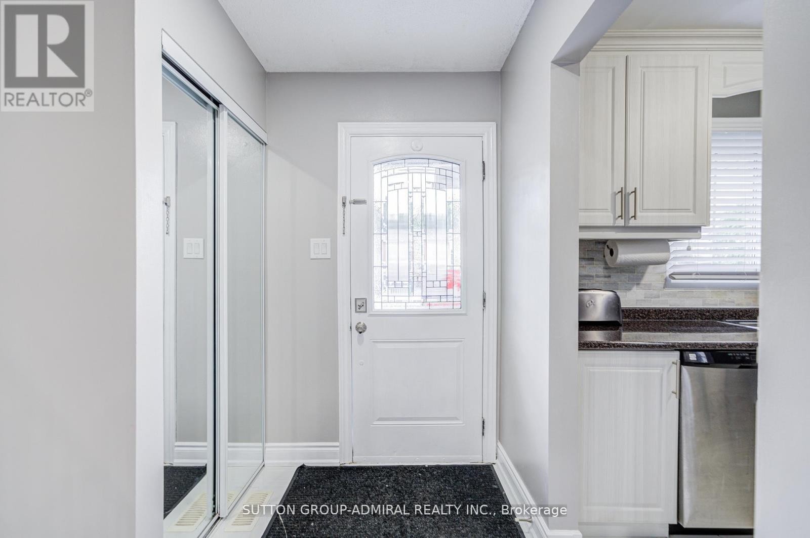 












4 HILDA COURT

,
Brampton (Central Park),




Ontario
L6S2C1

