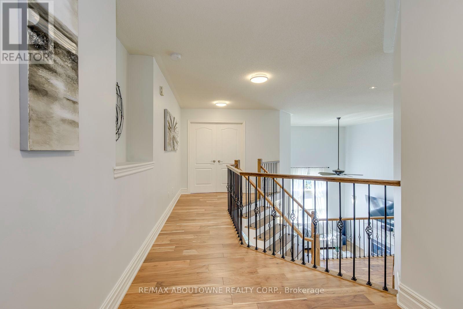 












2380 WOODCREST DRIVE

,
Oakville (WM Westmount),




Ontario
L6M4S2

