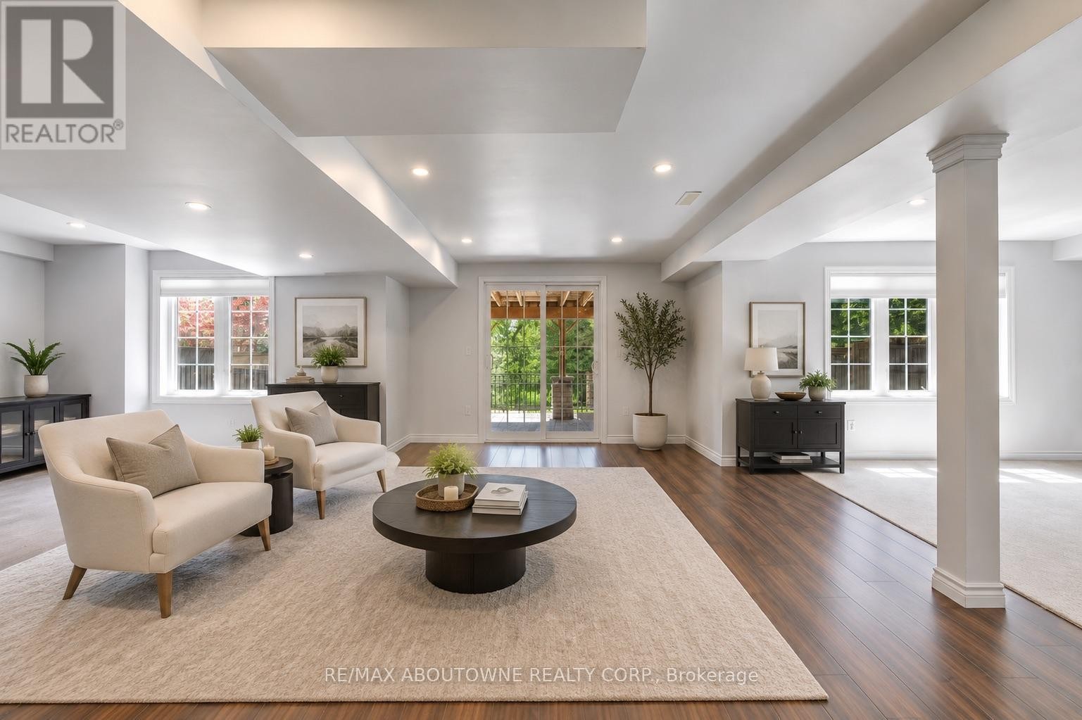 












2380 WOODCREST DRIVE

,
Oakville (WM Westmount),




Ontario
L6M4S2

