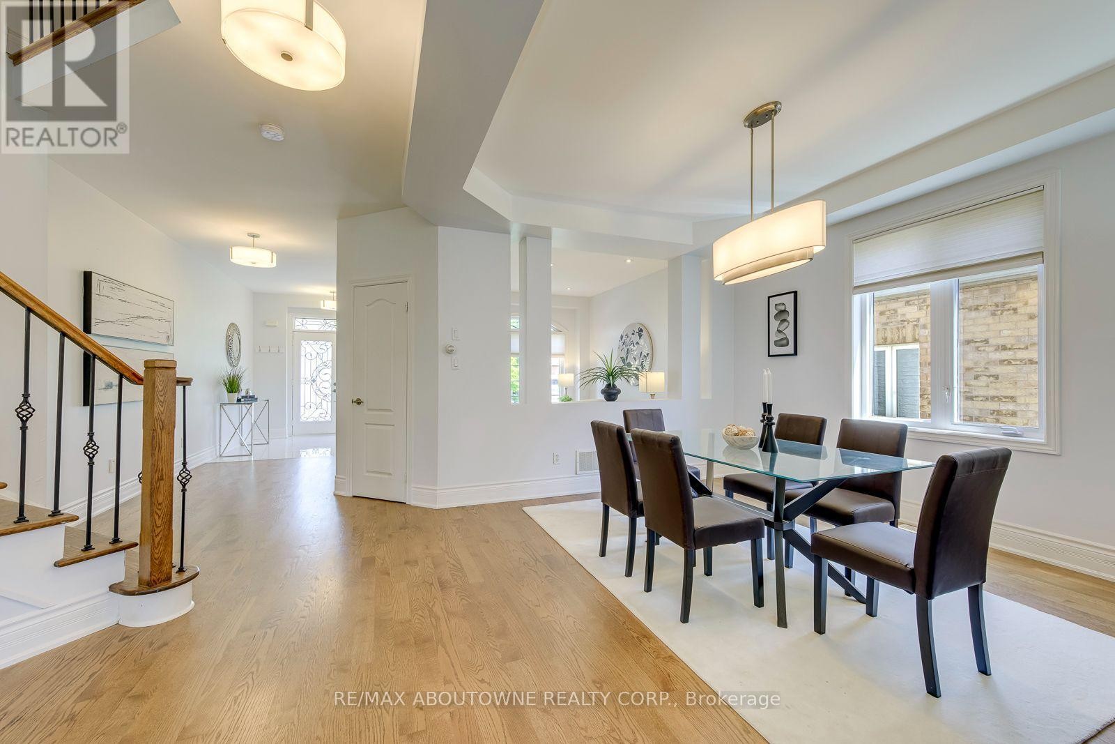 












2380 WOODCREST DRIVE

,
Oakville (WM Westmount),




Ontario
L6M4S2

