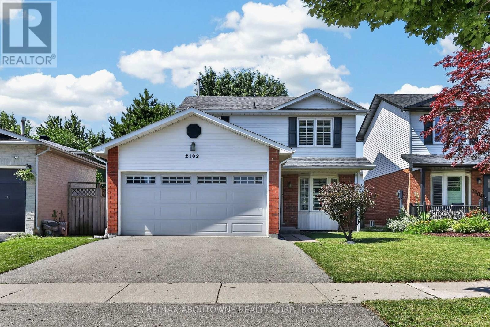 












2102 SALMA CRESCENT

,
Burlington (Headon),




Ontario
L7M3T1

