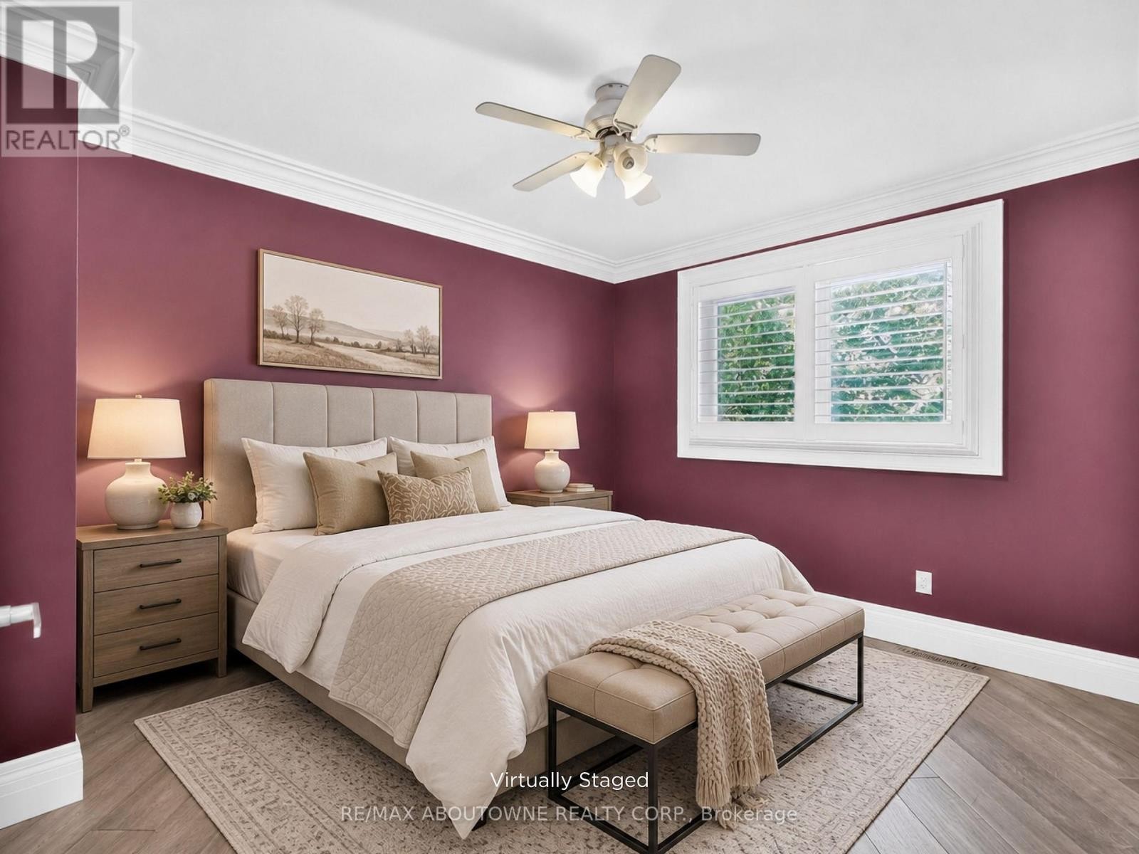 












2102 SALMA CRESCENT

,
Burlington (Headon),




Ontario
L7M3T1

