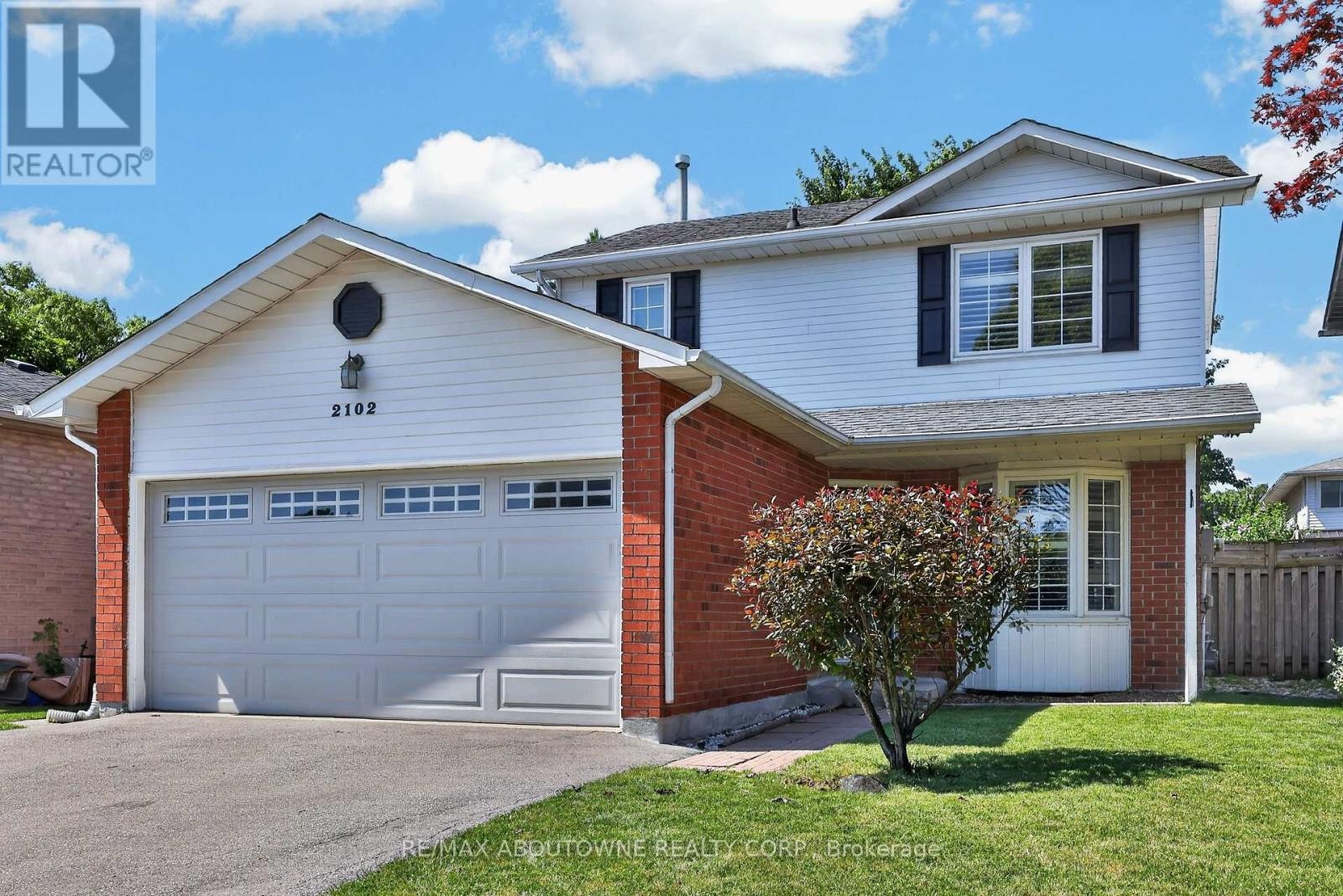












2102 SALMA CRESCENT

,
Burlington (Headon),




Ontario
L7M3T1


