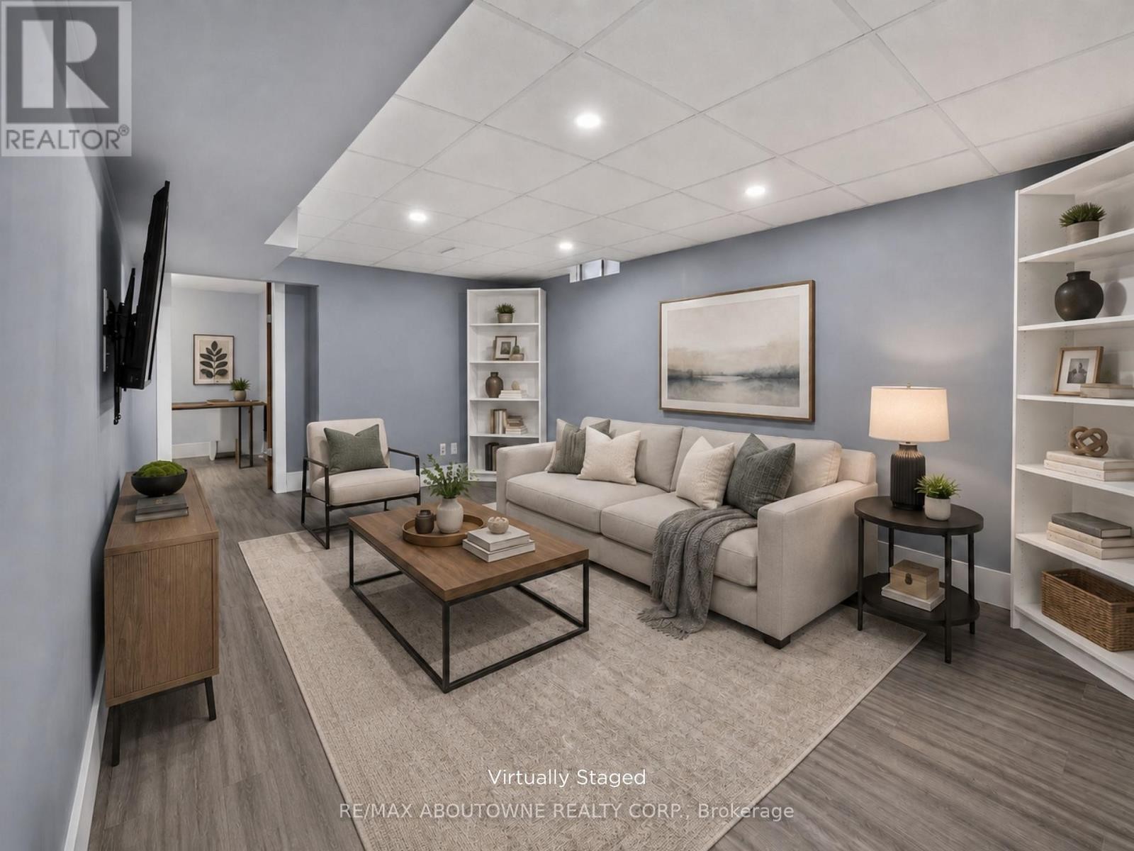 












2102 SALMA CRESCENT

,
Burlington (Headon),




Ontario
L7M3T1

