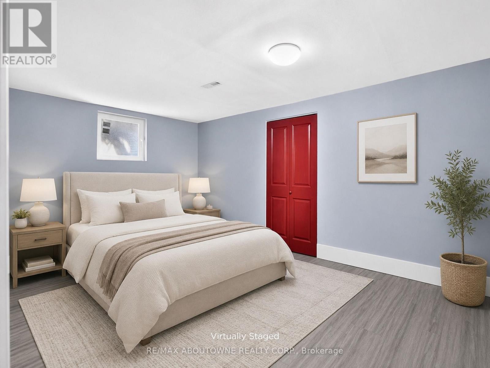 












2102 SALMA CRESCENT

,
Burlington (Headon),




Ontario
L7M3T1

