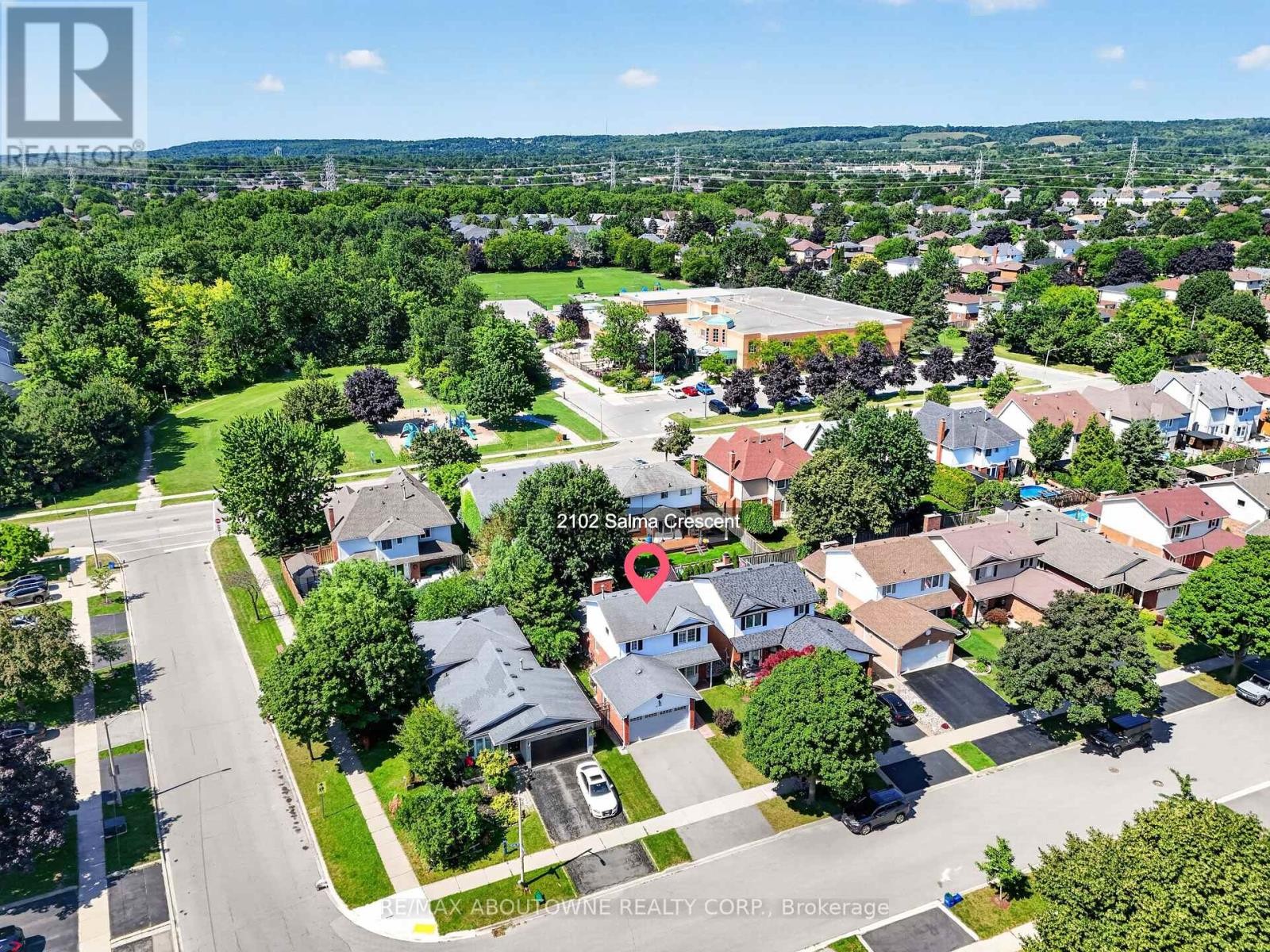 












2102 SALMA CRESCENT

,
Burlington (Headon),




Ontario
L7M3T1

