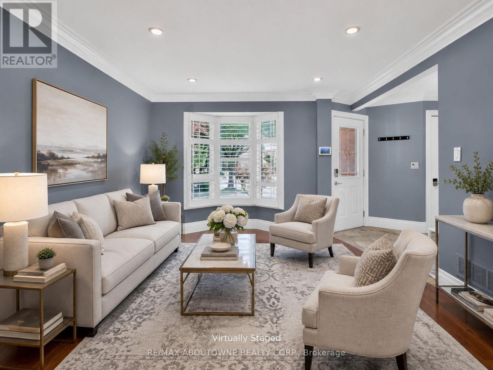 












2102 SALMA CRESCENT

,
Burlington (Headon),




Ontario
L7M3T1


