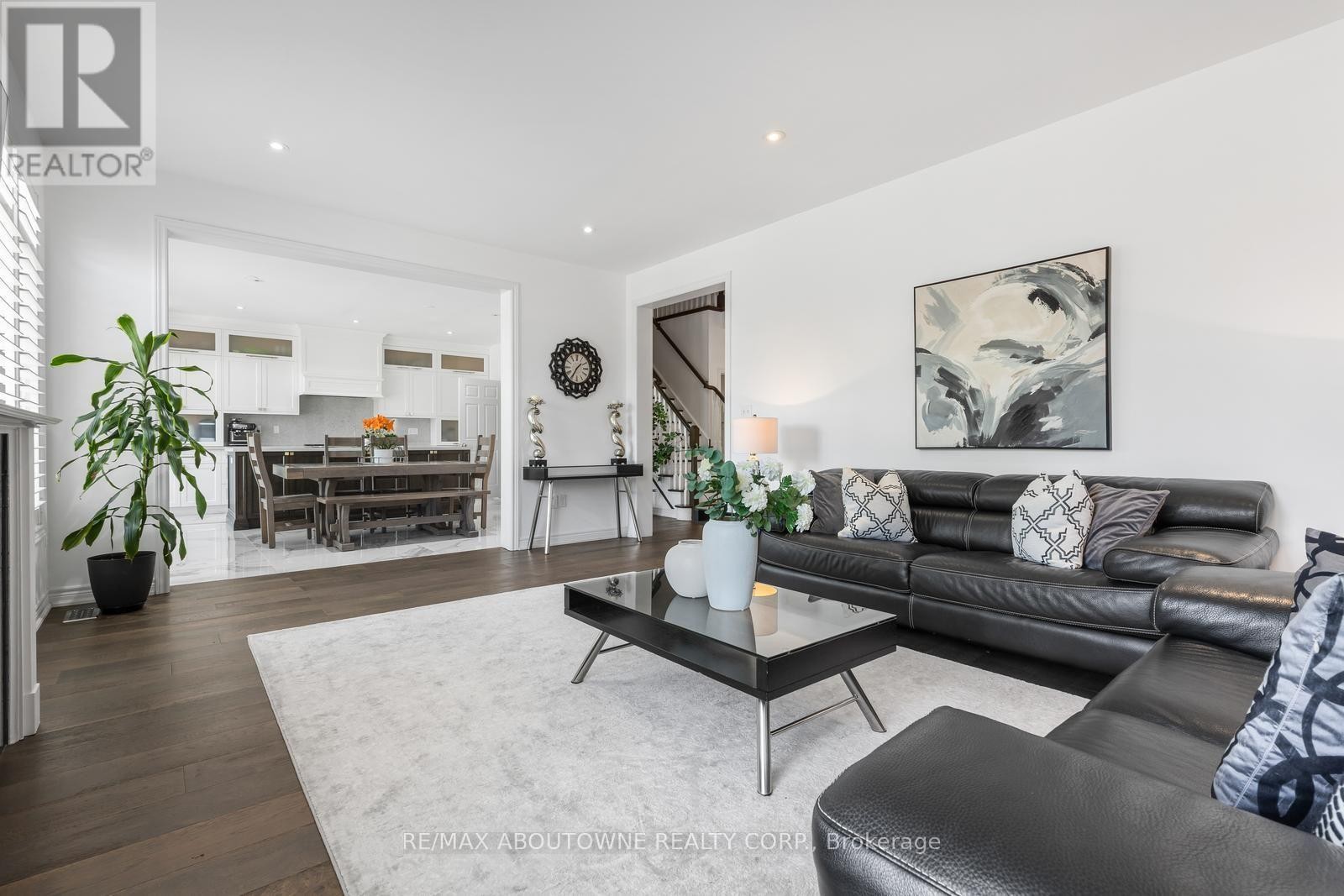 












3308 LIPTAY AVENUE

,
Oakville (BC Bronte Creek),




Ontario
L6M0N1

