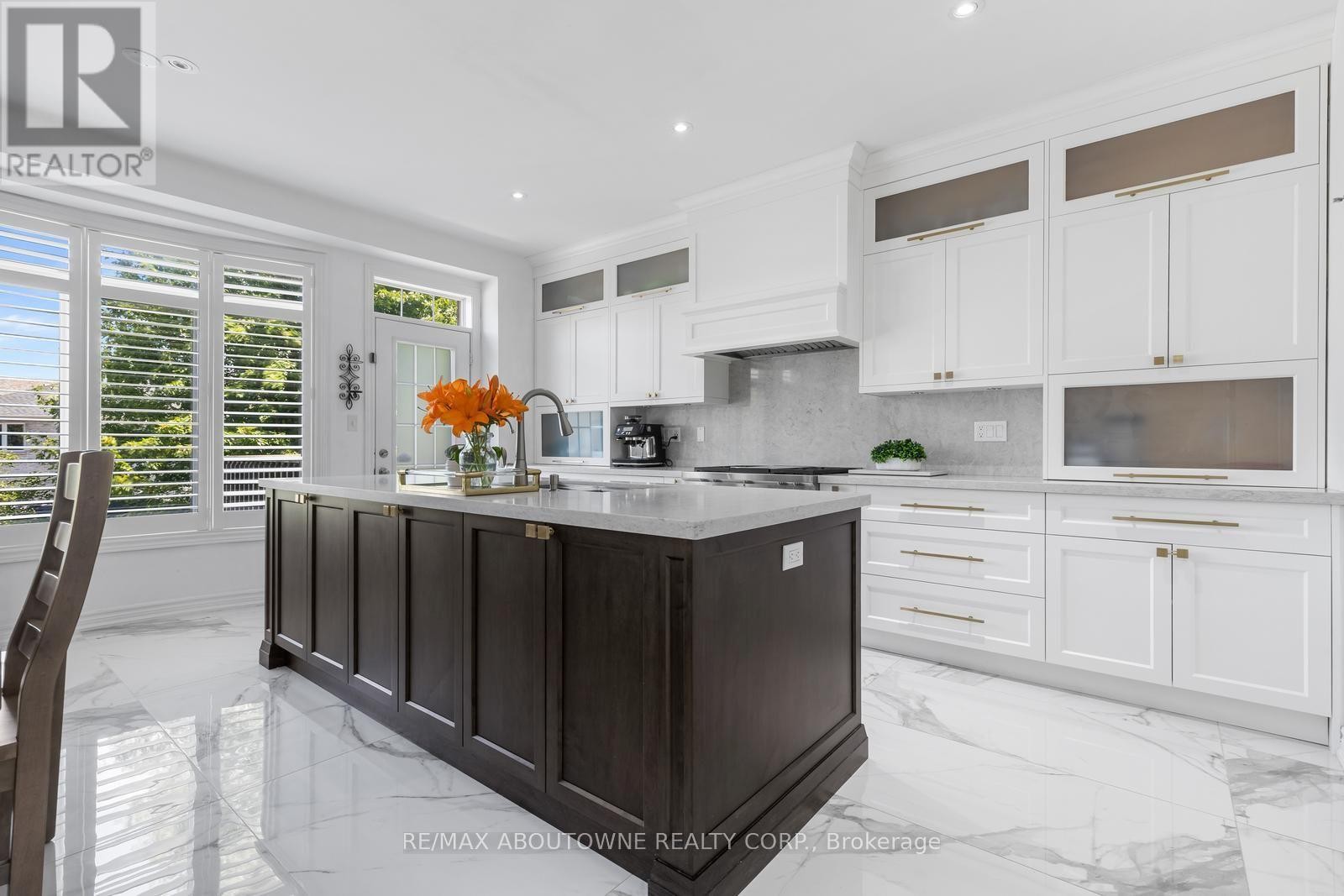 












3308 LIPTAY AVENUE

,
Oakville (BC Bronte Creek),




Ontario
L6M0N1

