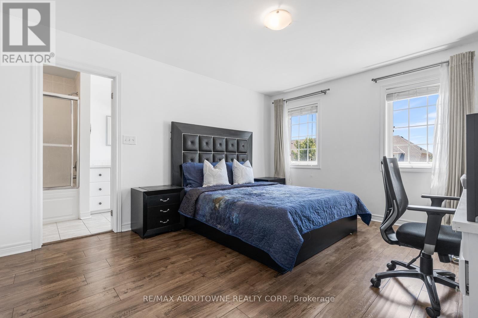 












3308 LIPTAY AVENUE

,
Oakville (BC Bronte Creek),




Ontario
L6M0N1

