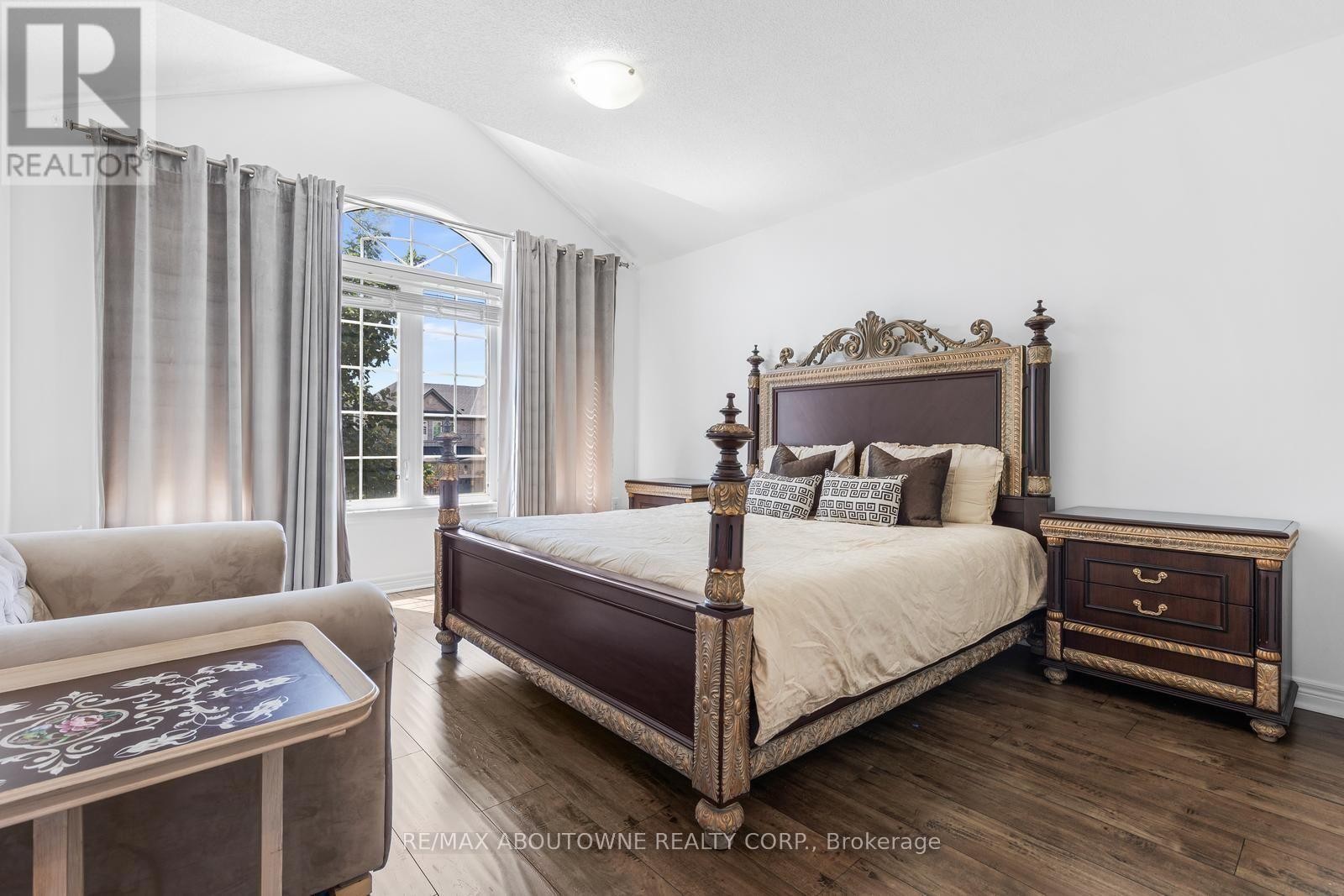 












3308 LIPTAY AVENUE

,
Oakville (BC Bronte Creek),




Ontario
L6M0N1

