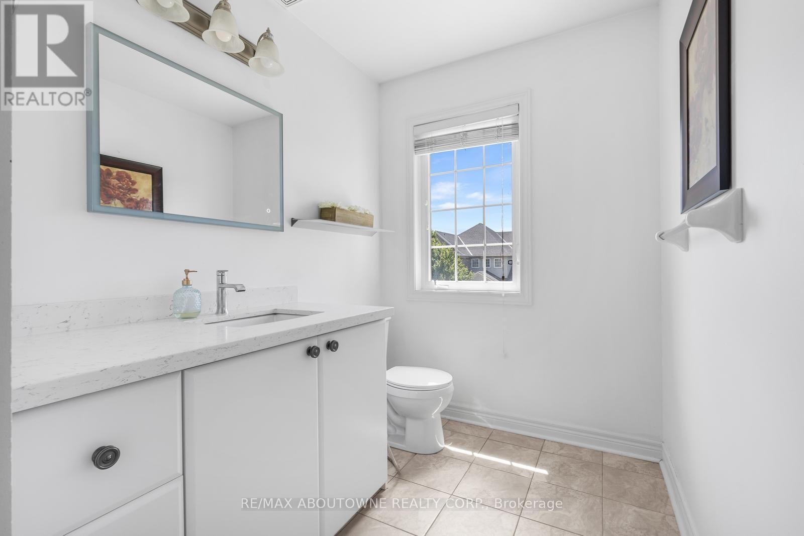 












3308 LIPTAY AVENUE

,
Oakville (BC Bronte Creek),




Ontario
L6M0N1

