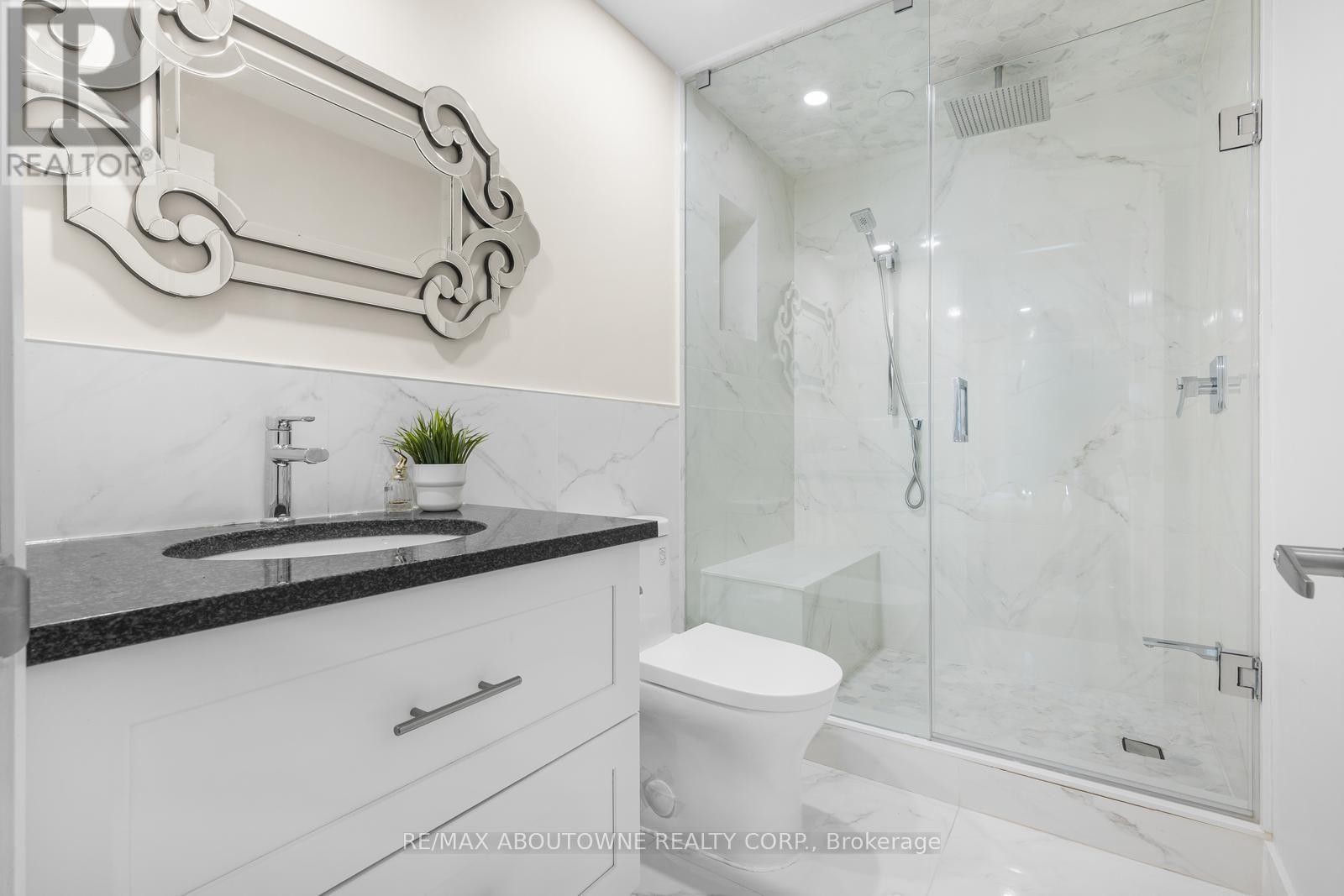 












3308 LIPTAY AVENUE

,
Oakville (BC Bronte Creek),




Ontario
L6M0N1

