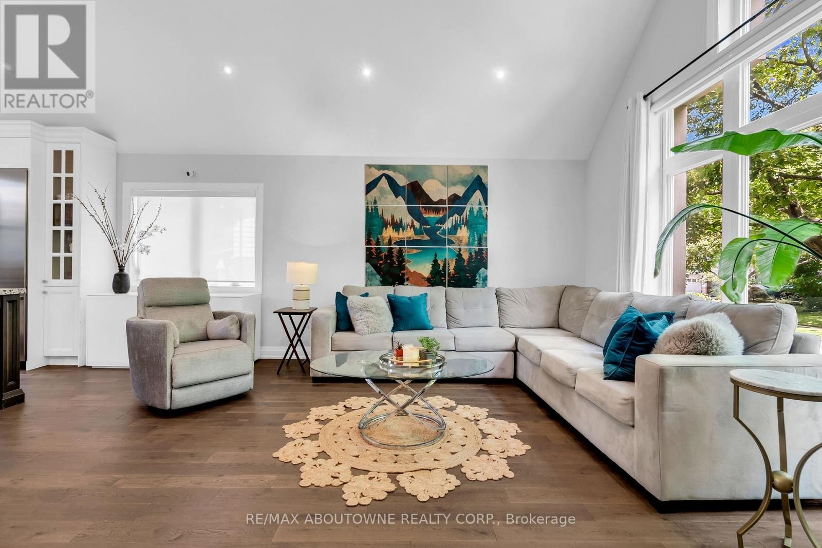 












428 BROOKMILL ROAD

,
Oakville (FD Ford),




Ontario
L6J5K5

