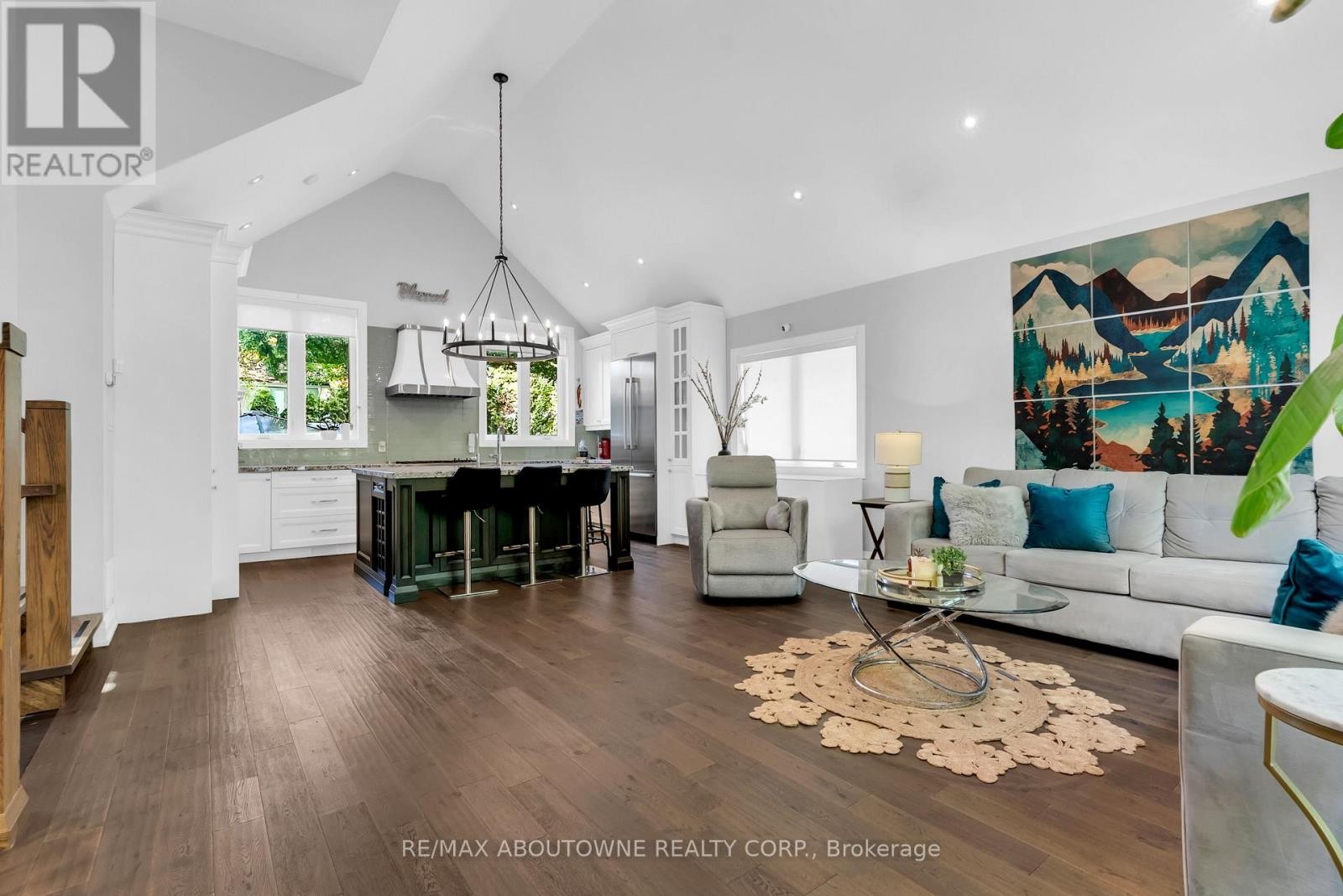 












428 BROOKMILL ROAD

,
Oakville (FD Ford),




Ontario
L6J5K5

