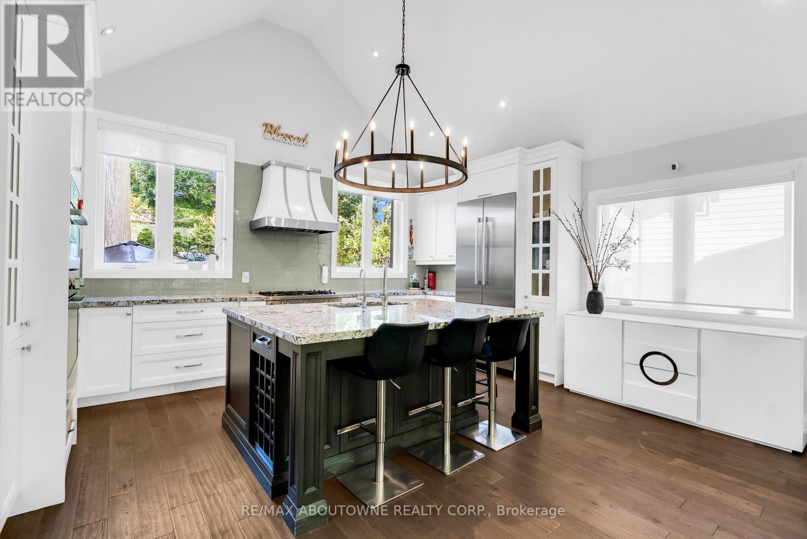 












428 BROOKMILL ROAD

,
Oakville (FD Ford),




Ontario
L6J5K5

