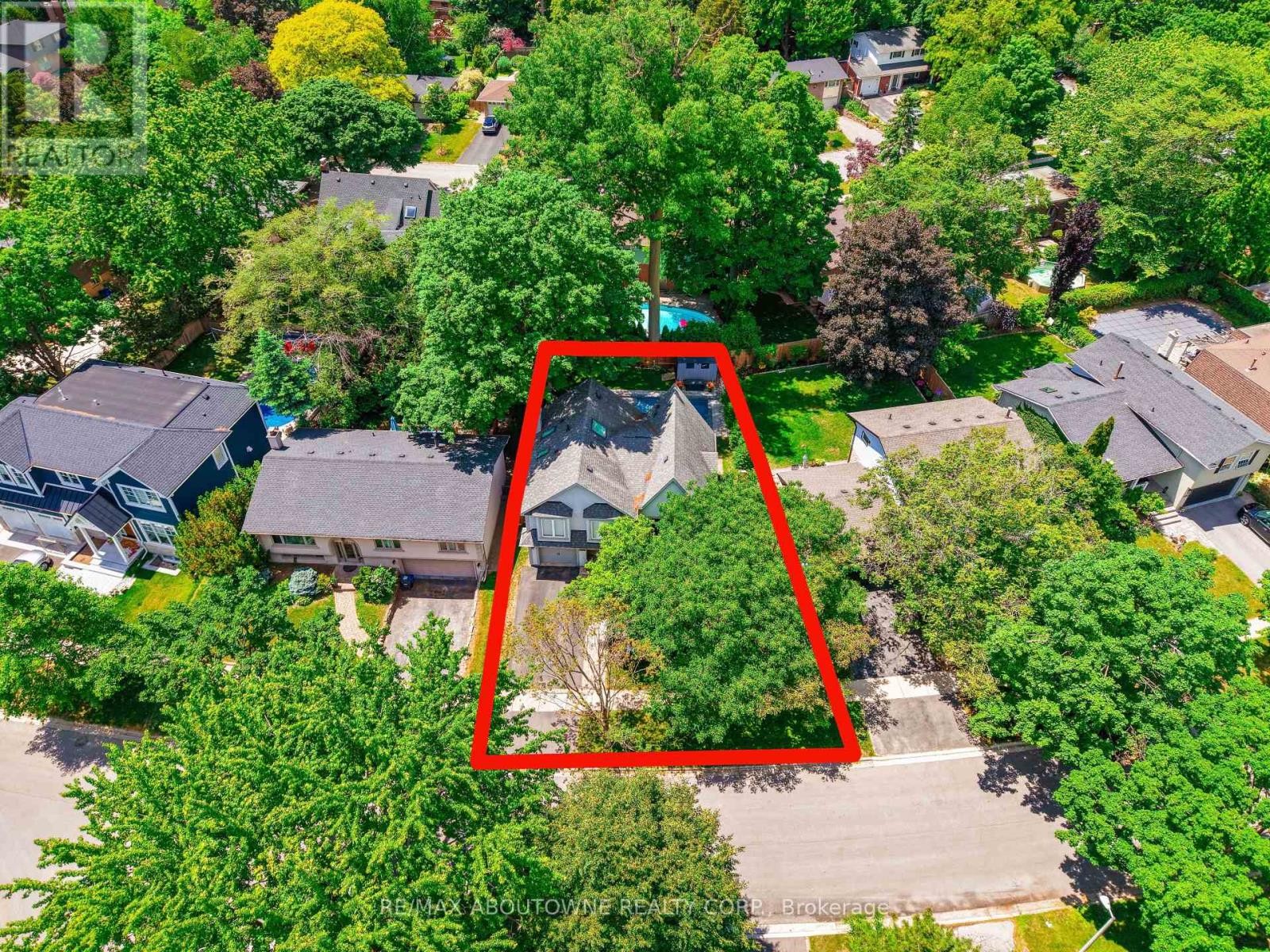 












428 BROOKMILL ROAD

,
Oakville (FD Ford),




Ontario
L6J5K5

