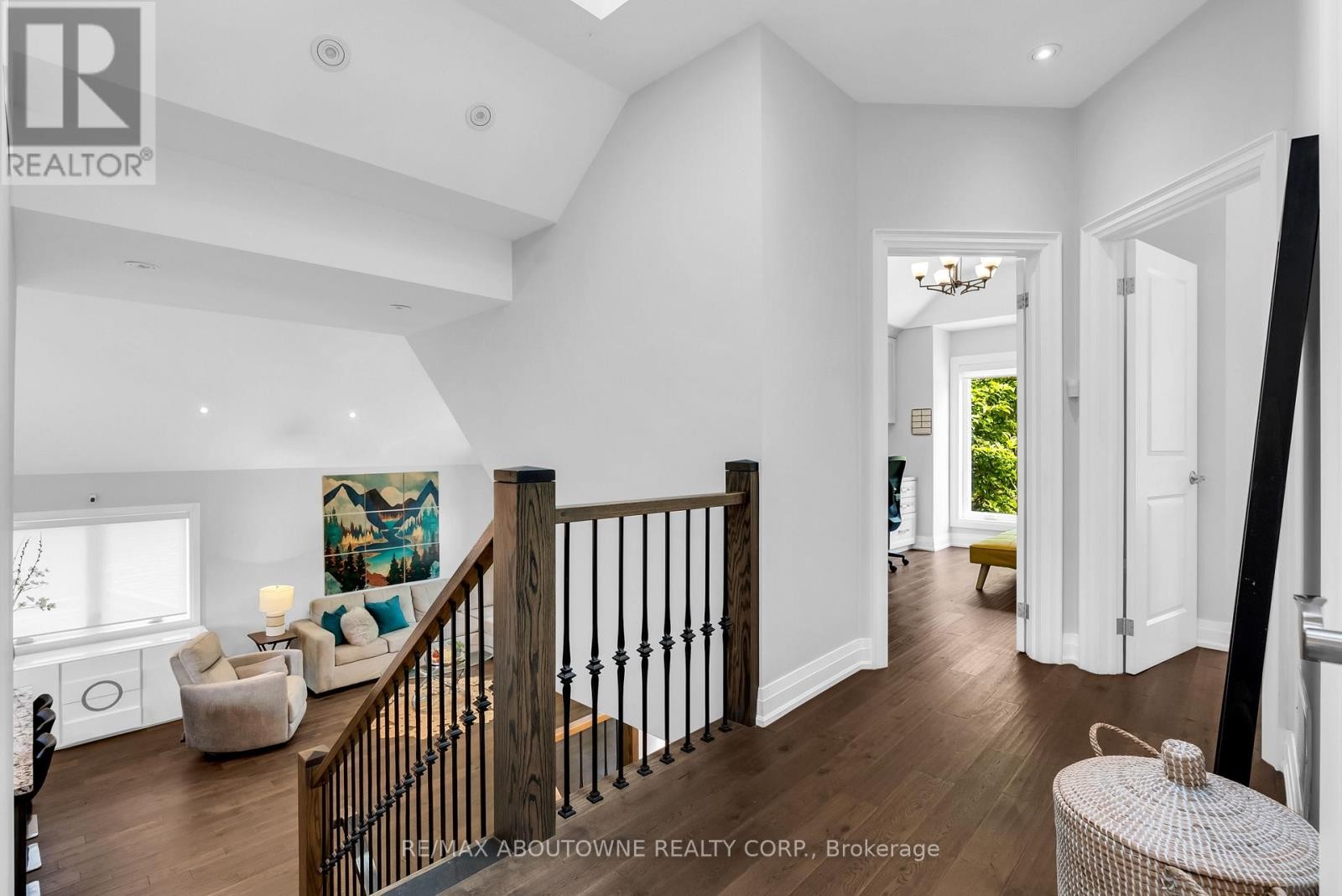 












428 BROOKMILL ROAD

,
Oakville (FD Ford),




Ontario
L6J5K5

