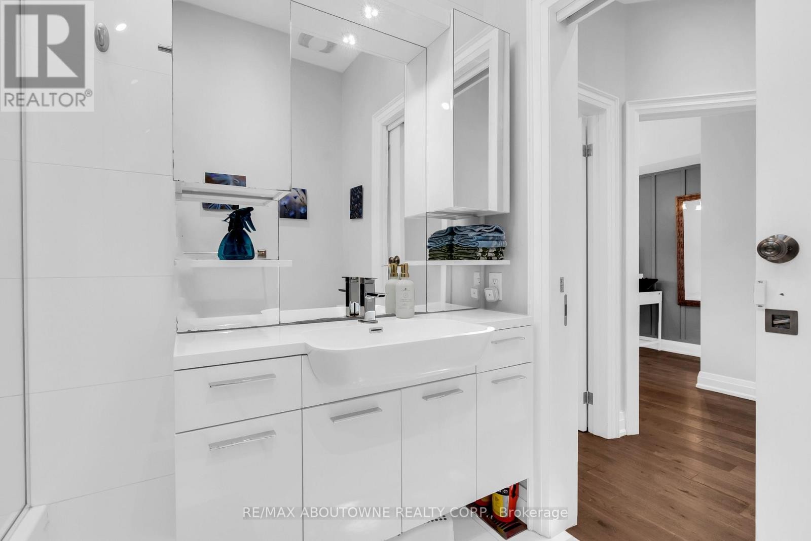 












428 BROOKMILL ROAD

,
Oakville (FD Ford),




Ontario
L6J5K5

