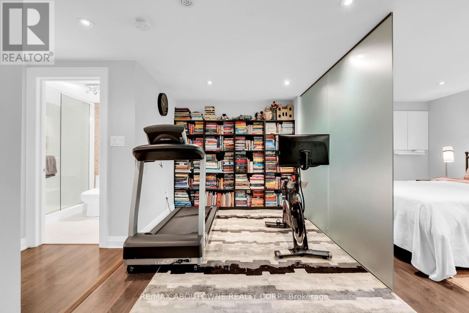 












428 BROOKMILL ROAD

,
Oakville (FD Ford),




Ontario
L6J5K5

