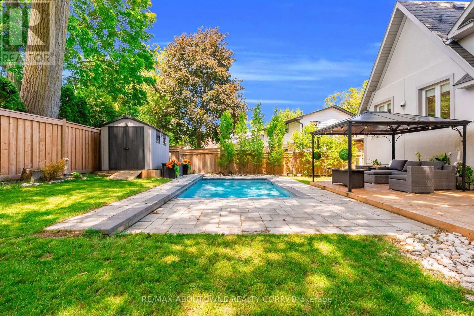 












428 BROOKMILL ROAD

,
Oakville (FD Ford),




Ontario
L6J5K5

