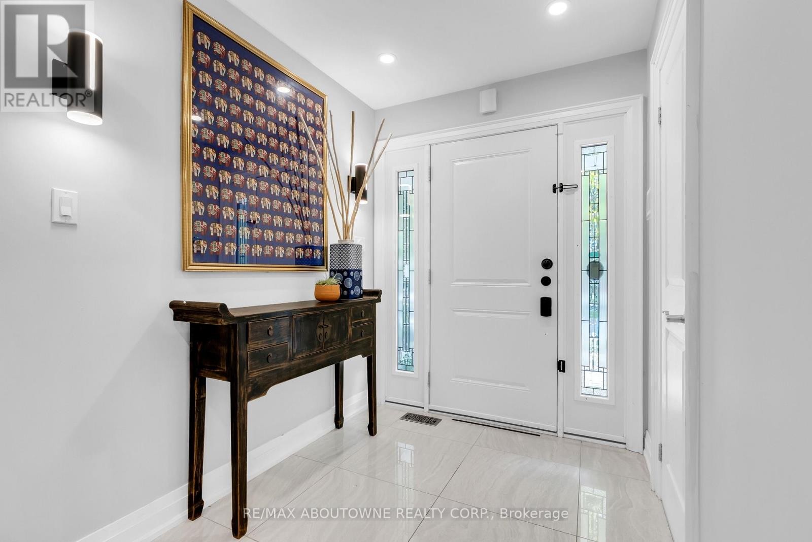 












428 BROOKMILL ROAD

,
Oakville (FD Ford),




Ontario
L6J5K5

