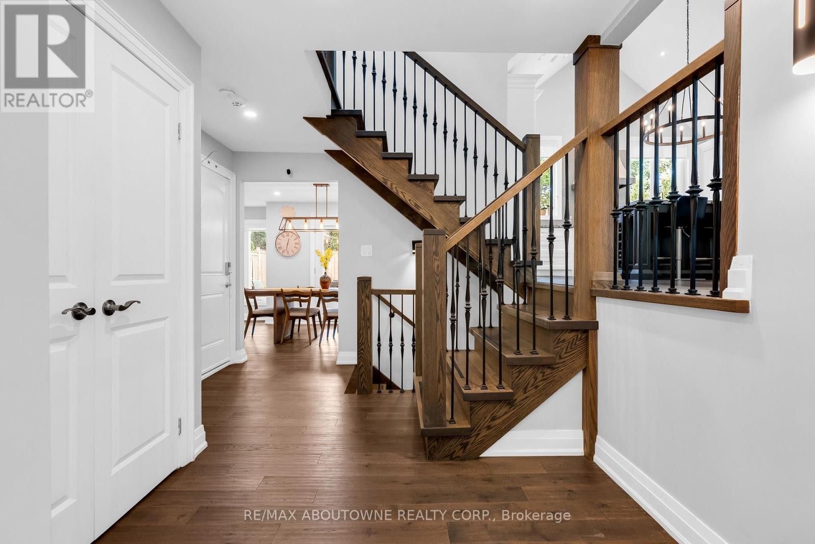 












428 BROOKMILL ROAD

,
Oakville (FD Ford),




Ontario
L6J5K5

