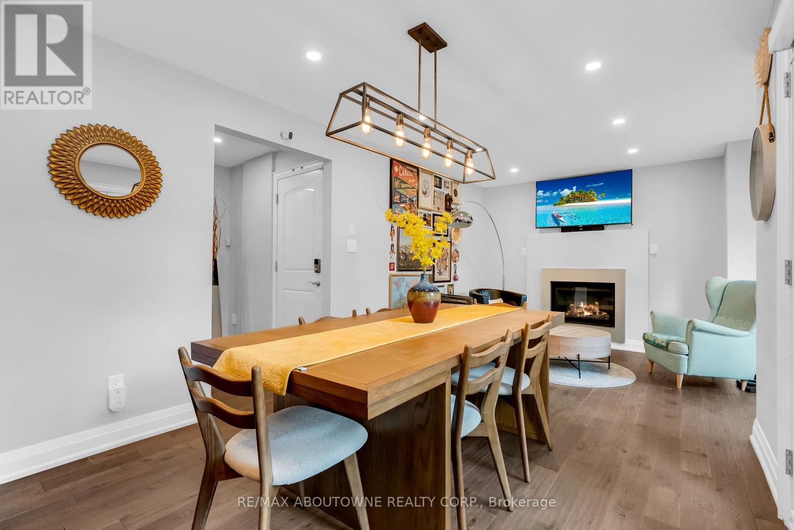 












428 BROOKMILL ROAD

,
Oakville (FD Ford),




Ontario
L6J5K5

