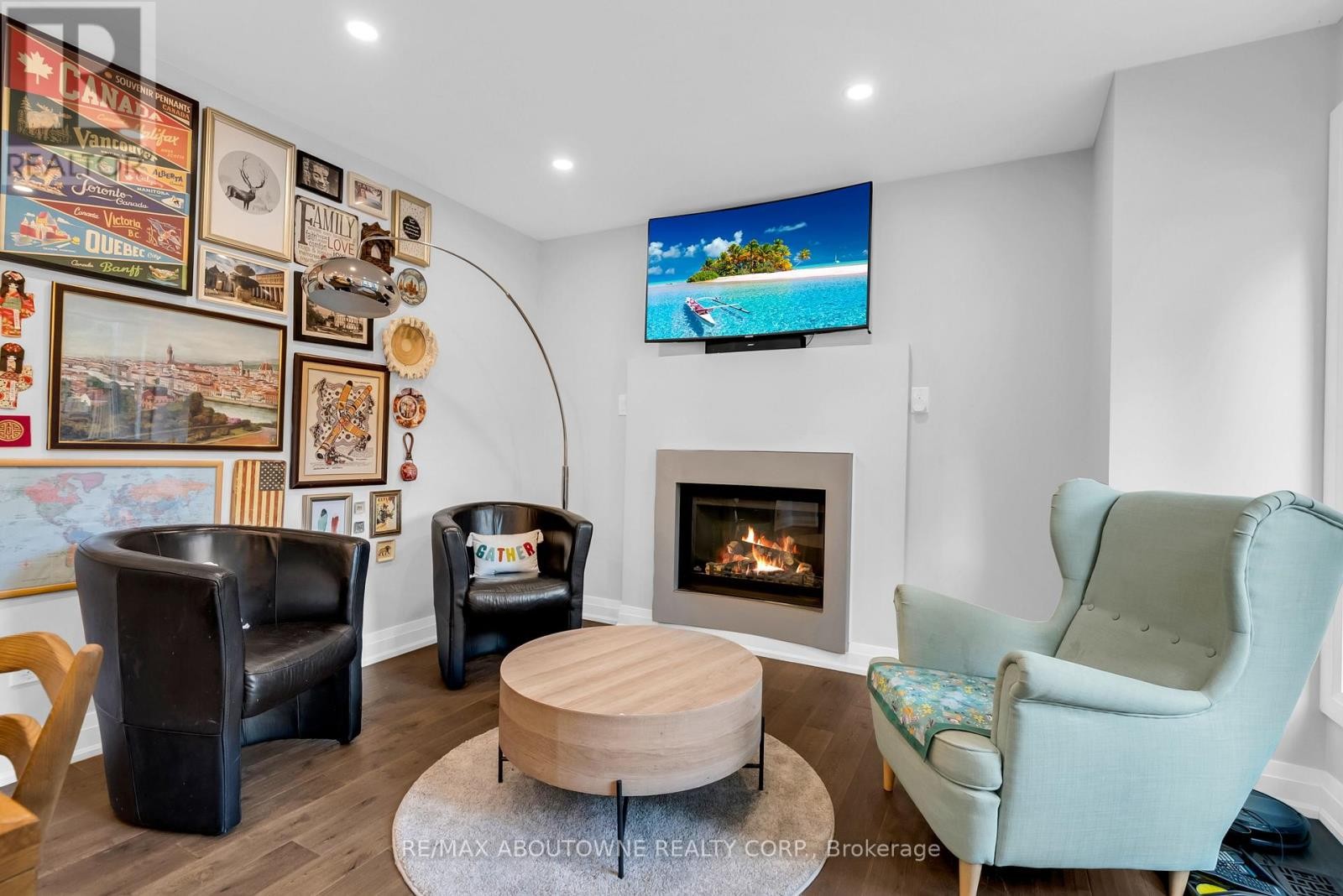 












428 BROOKMILL ROAD

,
Oakville (FD Ford),




Ontario
L6J5K5

