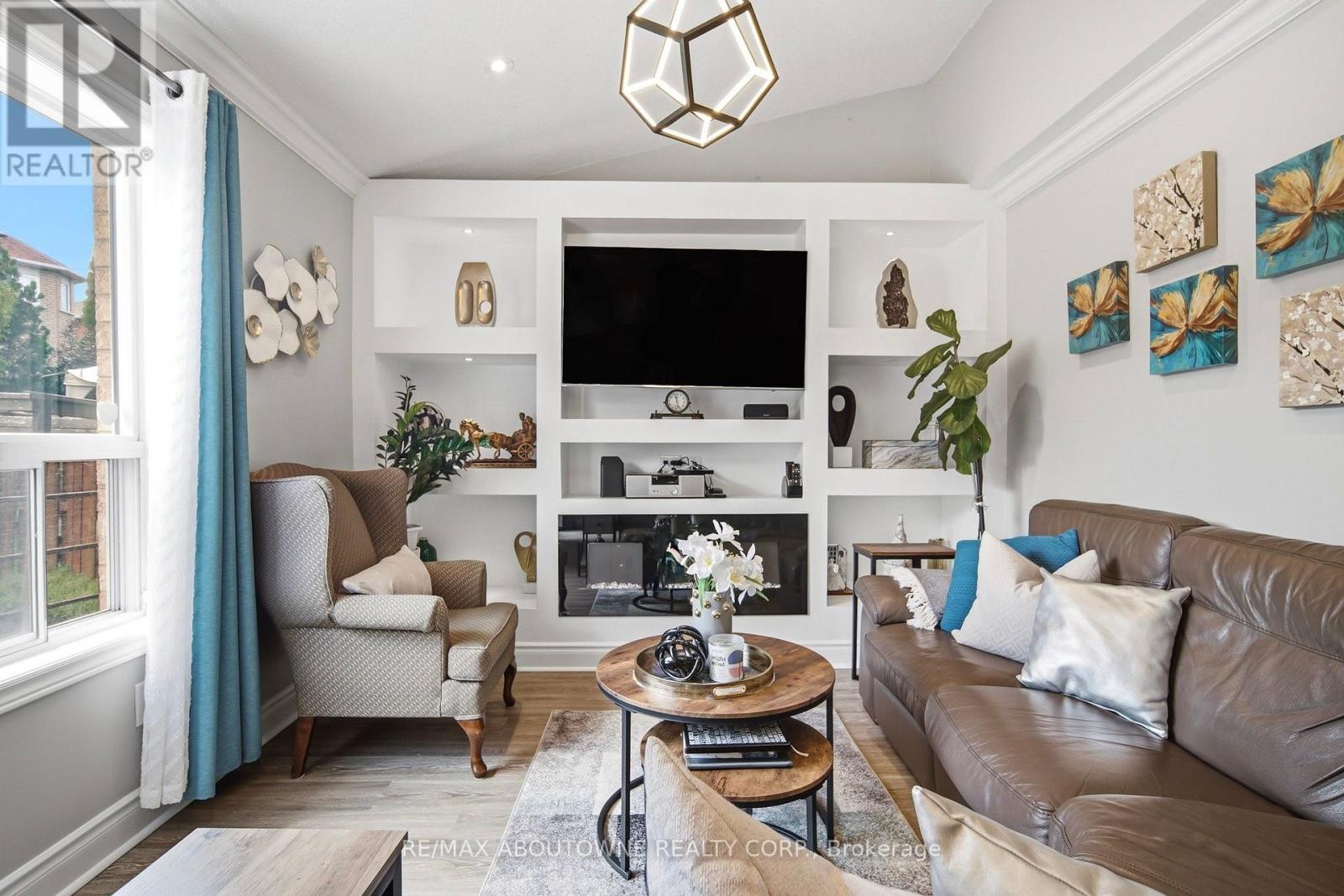 












5184 RED BRUSH DRIVE

,
Mississauga (Hurontario),




Ontario
L4Z3Z8

