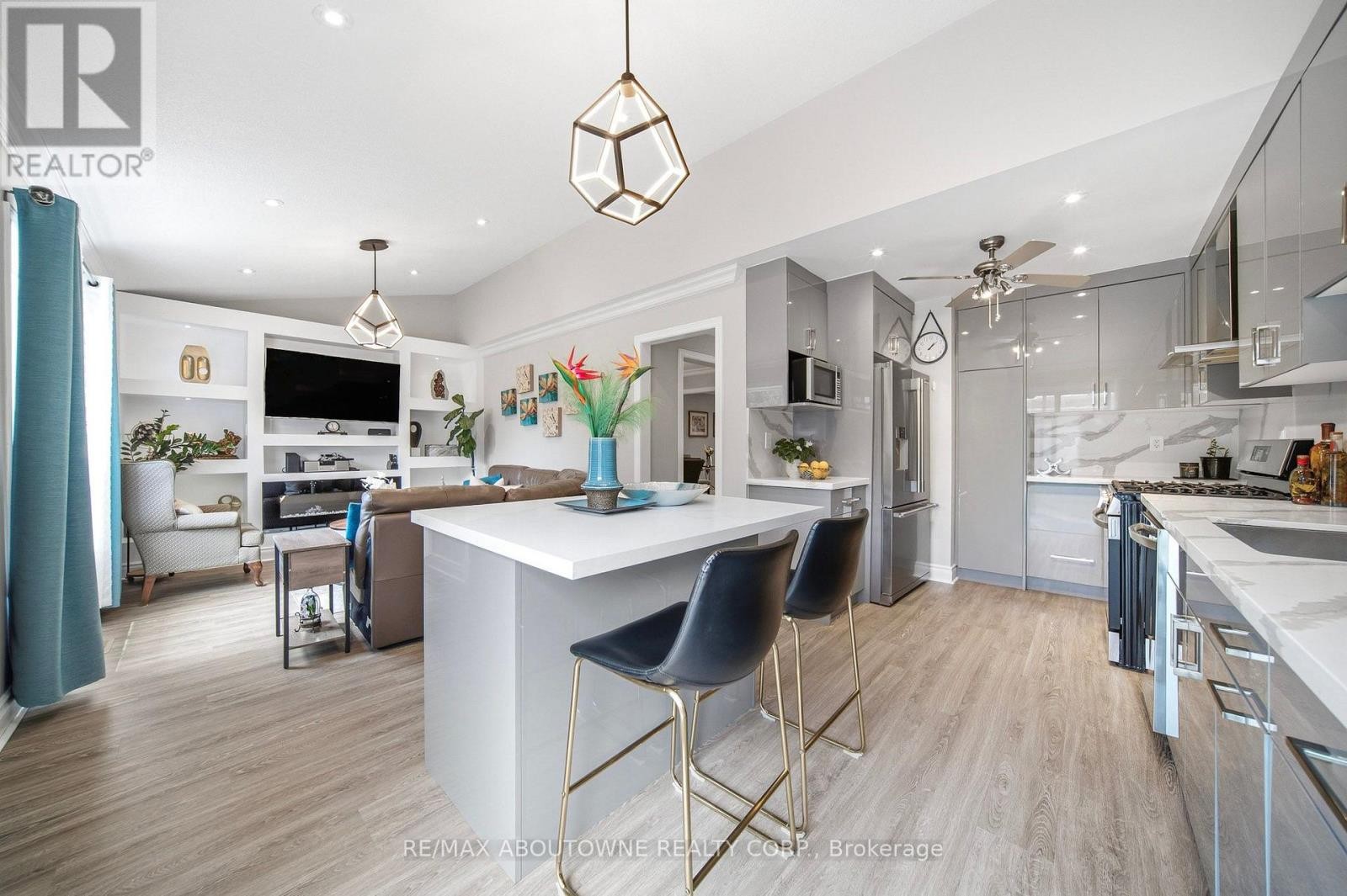 












5184 RED BRUSH DRIVE

,
Mississauga (Hurontario),




Ontario
L4Z3Z8

