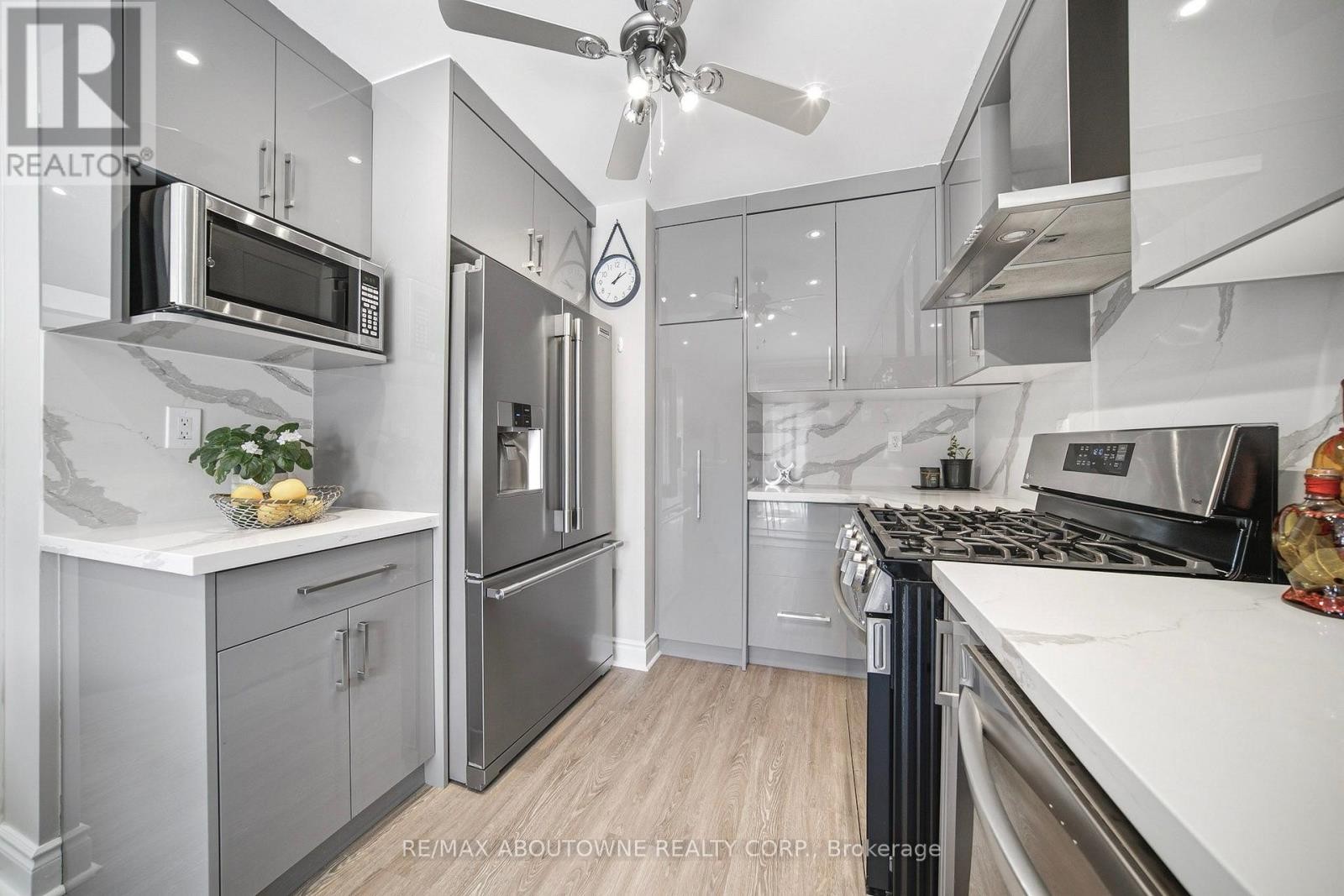 












5184 RED BRUSH DRIVE

,
Mississauga (Hurontario),




Ontario
L4Z3Z8

