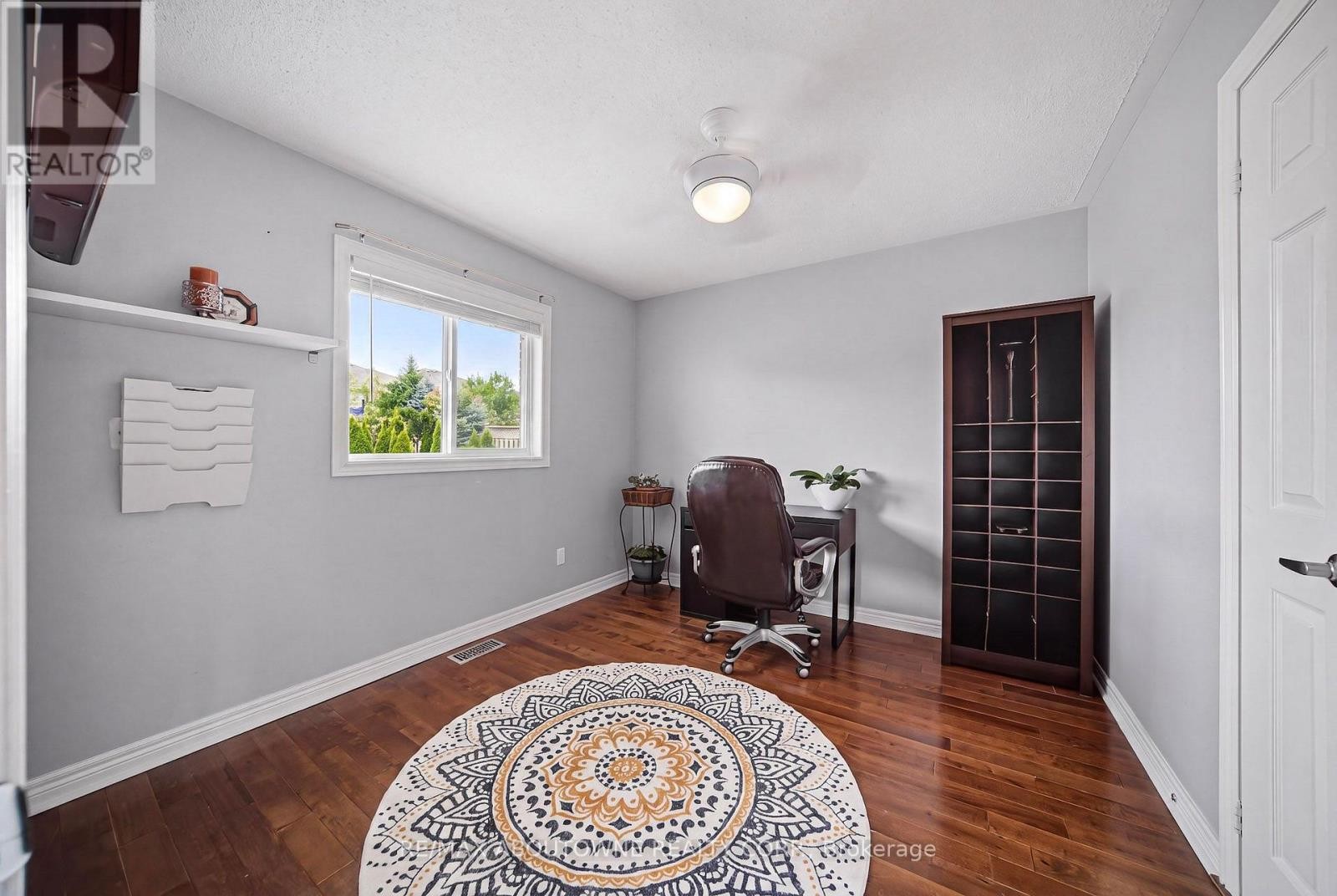 












5184 RED BRUSH DRIVE

,
Mississauga (Hurontario),




Ontario
L4Z3Z8

