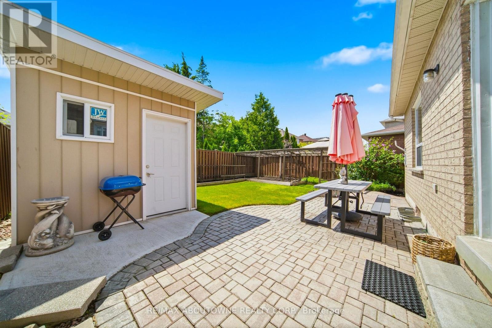 












5184 RED BRUSH DRIVE

,
Mississauga (Hurontario),




Ontario
L4Z3Z8


