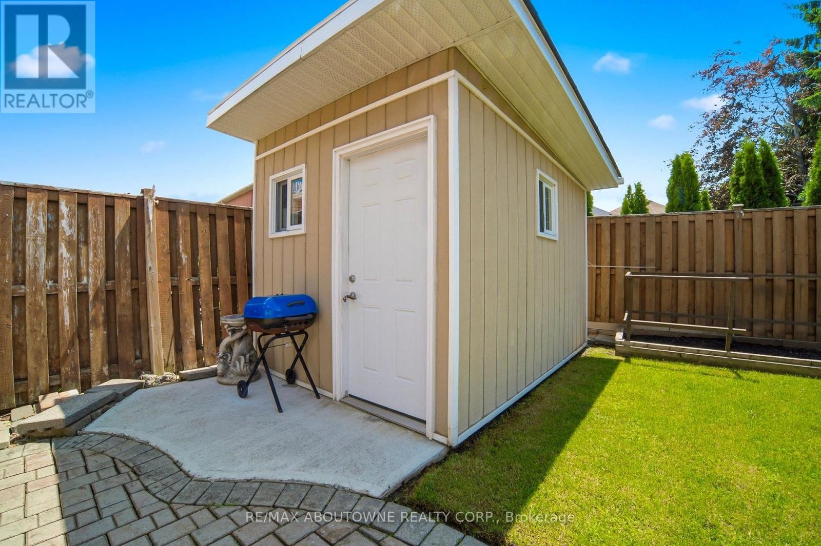 












5184 RED BRUSH DRIVE

,
Mississauga (Hurontario),




Ontario
L4Z3Z8

