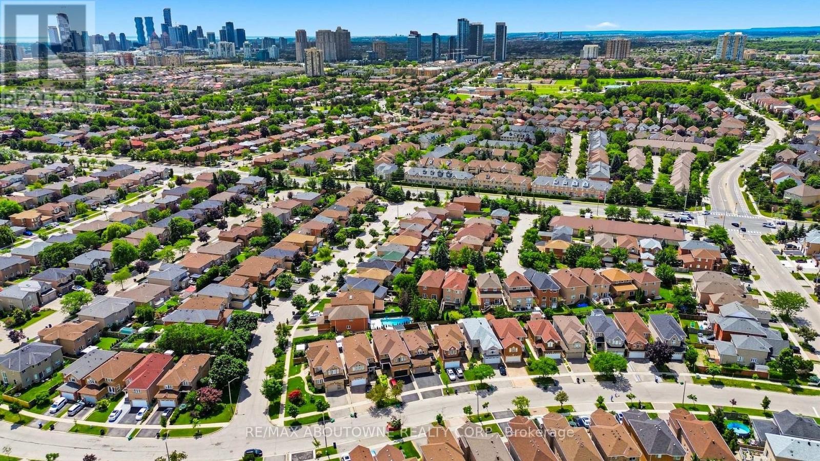 












5184 RED BRUSH DRIVE

,
Mississauga (Hurontario),




Ontario
L4Z3Z8

