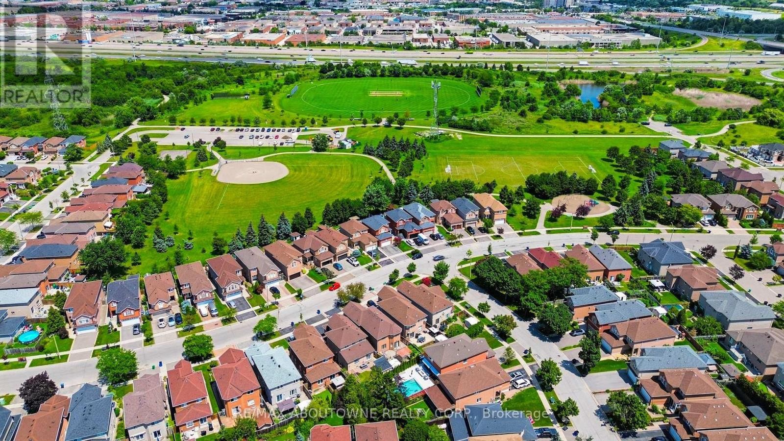 












5184 RED BRUSH DRIVE

,
Mississauga (Hurontario),




Ontario
L4Z3Z8


