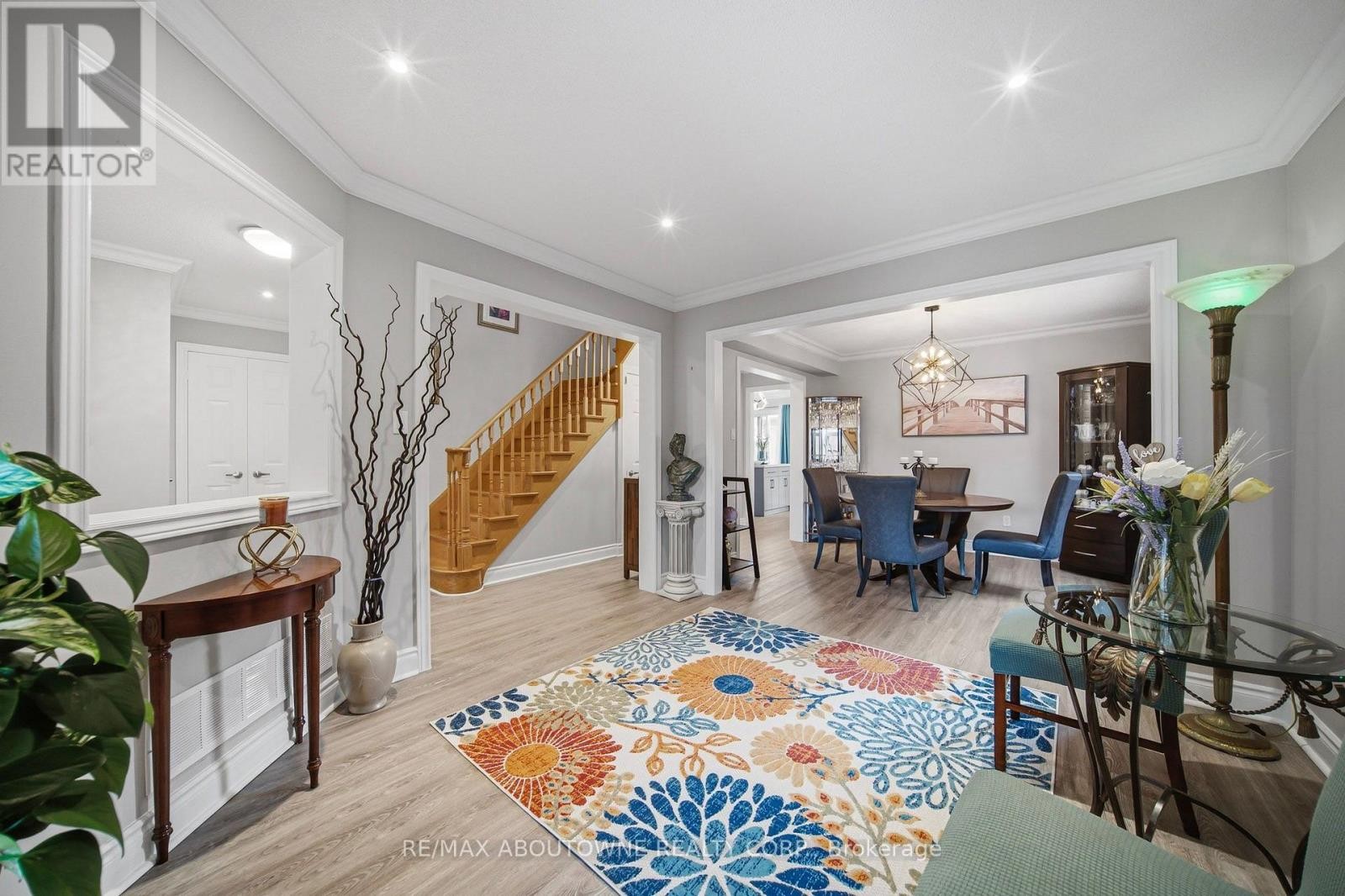 












5184 RED BRUSH DRIVE

,
Mississauga (Hurontario),




Ontario
L4Z3Z8

