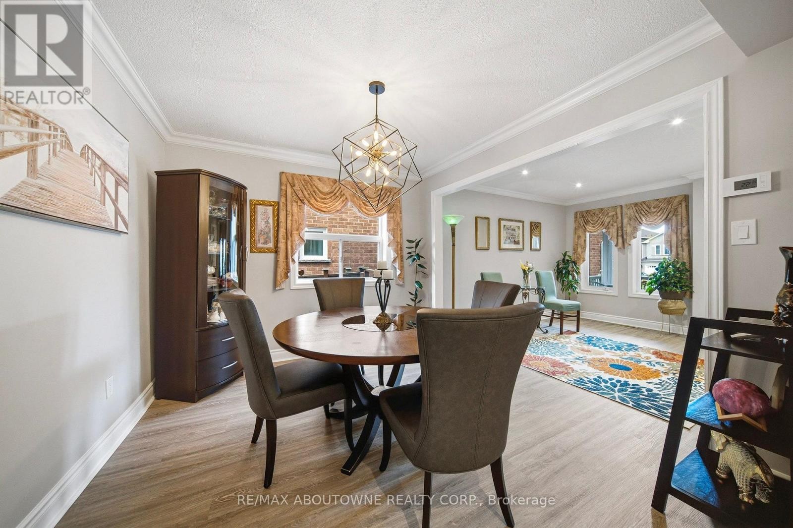 












5184 RED BRUSH DRIVE

,
Mississauga (Hurontario),




Ontario
L4Z3Z8

