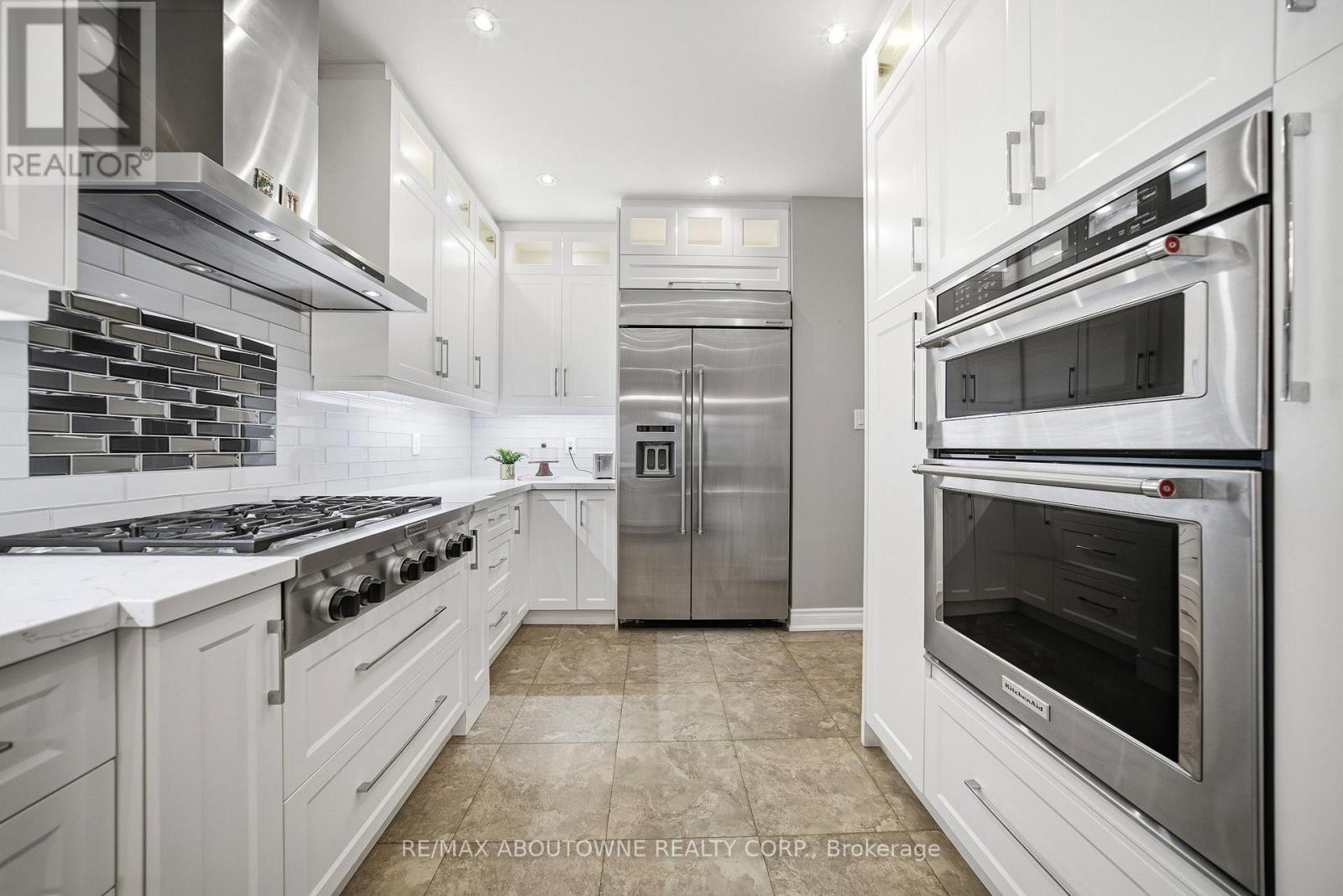 












3408 HIDEAWAY PLACE

,
Mississauga (Churchill Meadows),




Ontario
L5M0A7

