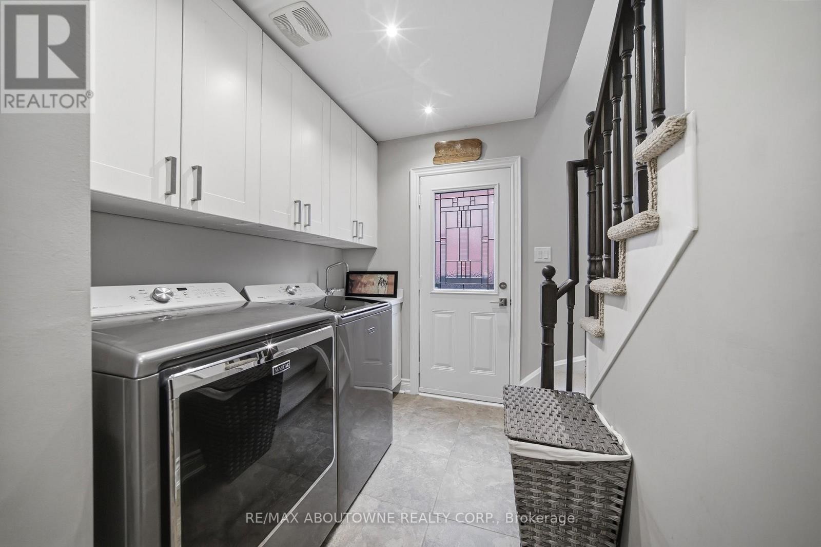 












3408 HIDEAWAY PLACE

,
Mississauga (Churchill Meadows),




Ontario
L5M0A7

